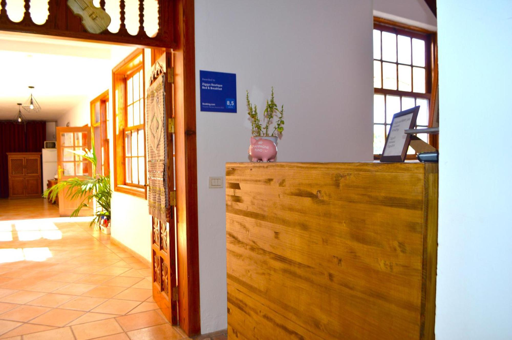 ビラフロール Ziggys Mountain Retreat (Adults Only) Bed & Breakfast エクステリア 写真